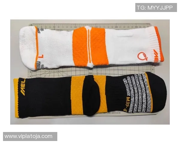 球袜的选择与搭配技巧：提升运动表现与日常穿搭的必备配件指南